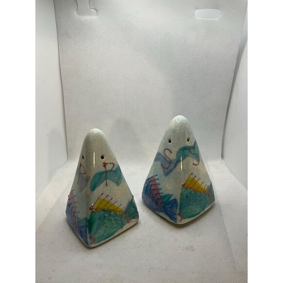 Vintage Handmade and Handpainted Studio Art Pottery Tropical Fish Salt Pepper & - Picture 6 of 7